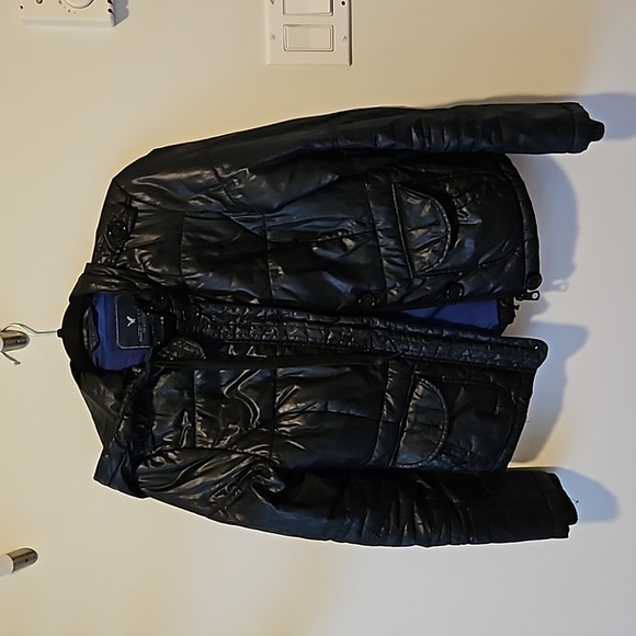 American Eagle Outfitters Jackets & Blazers - American Eagle black jacket with hood